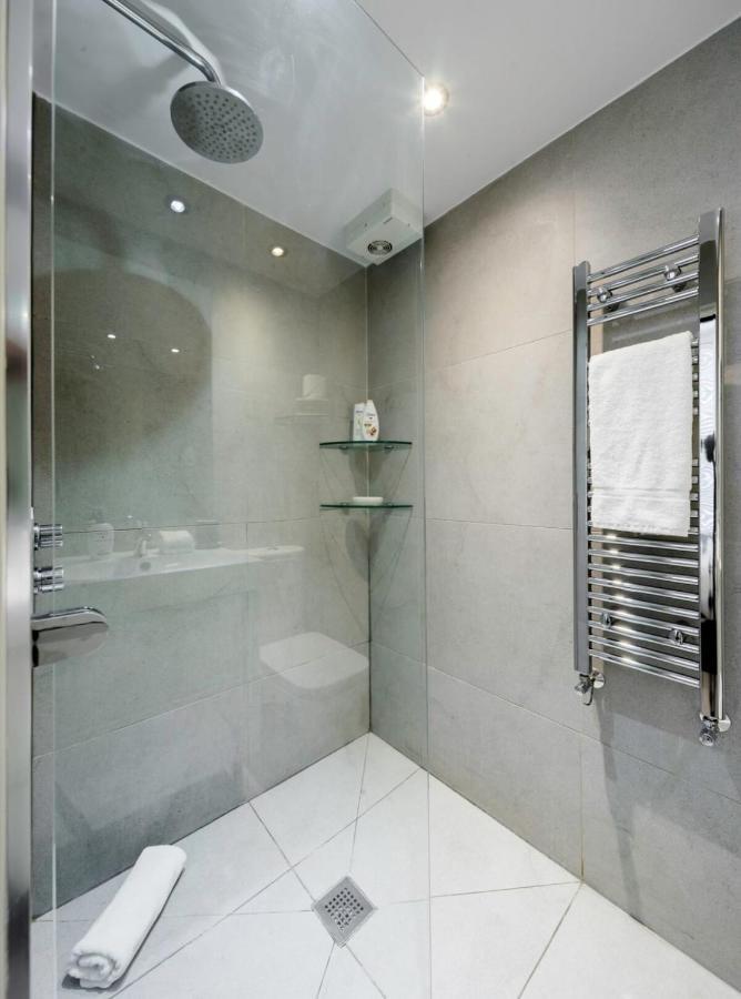 Elegant Earl'S Court 2 Bedroom Flat Just 4 Minutes From Tube London Eksteriør bilde