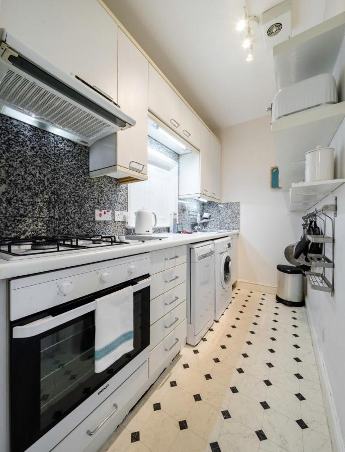 Elegant Earl'S Court 2 Bedroom Flat Just 4 Minutes From Tube London Eksteriør bilde