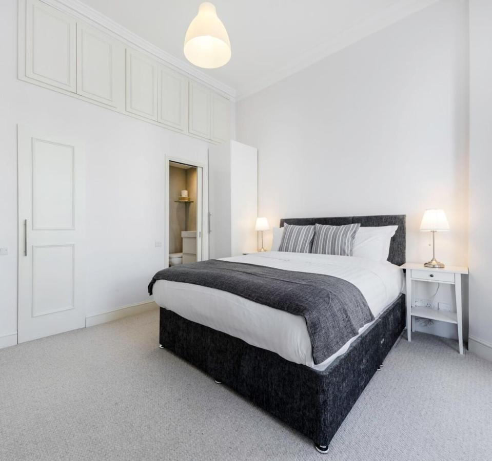 Elegant Earl'S Court 2 Bedroom Flat Just 4 Minutes From Tube London Eksteriør bilde